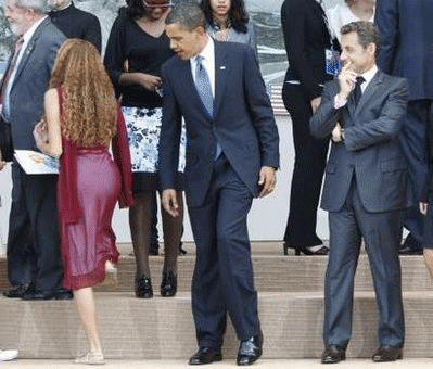 Obama and Sarkosi ogle
